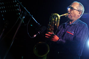 Musician Gary Smulyan with Yakov Okun’s jazz band at the 17th Koktebel Jazz Party international music festival